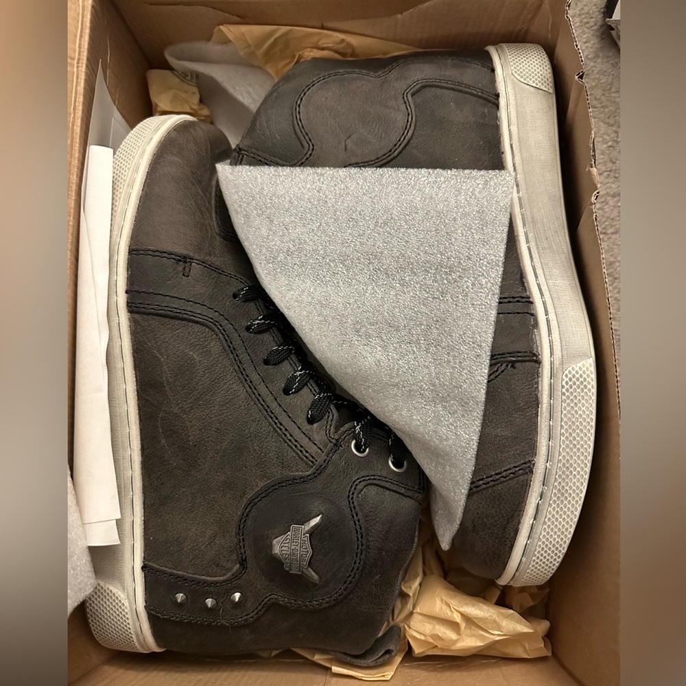 NWT - Harley Davidson sneaker / boots - size 9.5